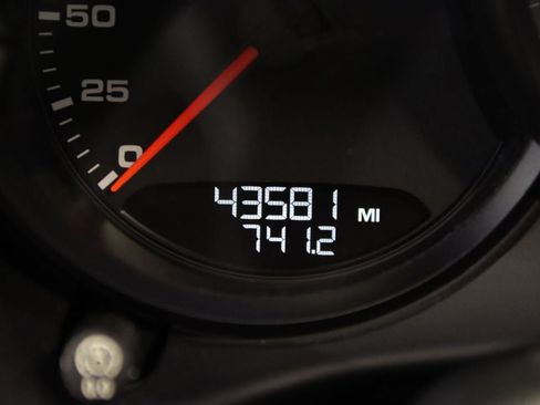 Used 2014 Porsche Boxster S RWD image 16