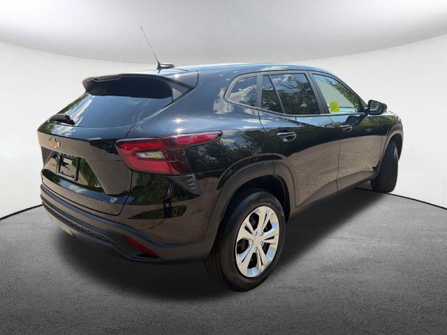 Used 2025 Chevrolet Trax LS FWD image 14