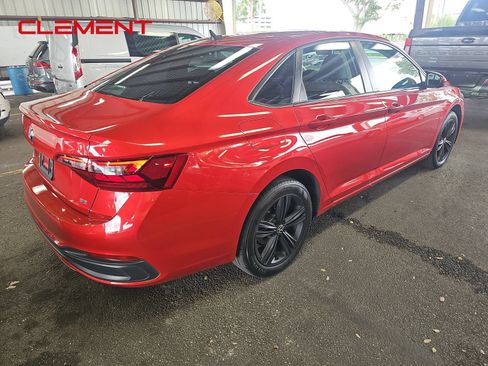 Used 2023 Volkswagen Jetta SE w/ Panoramic Sunroof Package FWD image 6