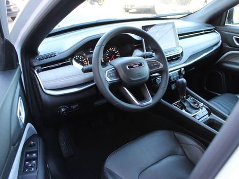 Used 2023 Jeep Compass Latitude AWD/4WD image 10