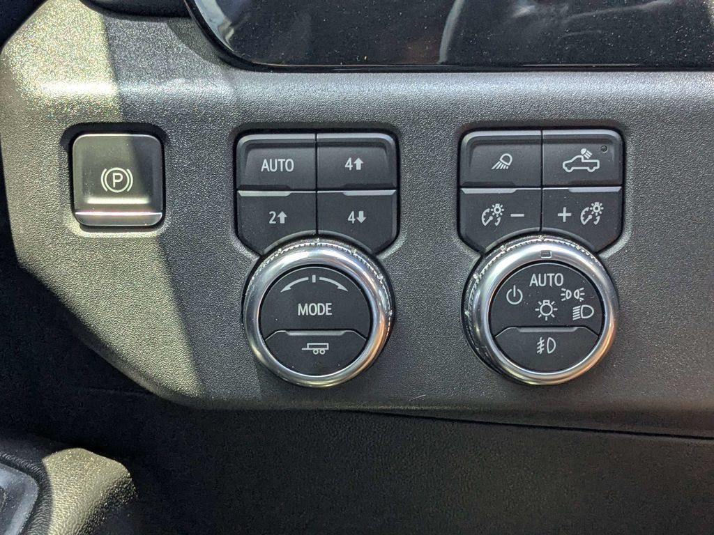Used 2022 GMC Sierra 1500 SLT w/ SLT Premium Plus Package AWD/4WD image 21
