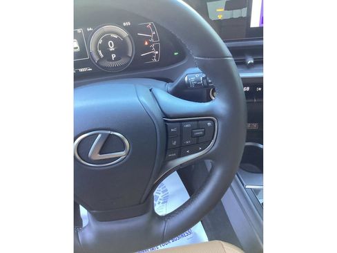 Used 2024 Lexus UX 250h AWD w/ Premium Package image 38