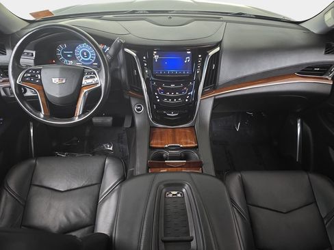 Used 2016 Cadillac Escalade Luxury AWD/4WD image 12