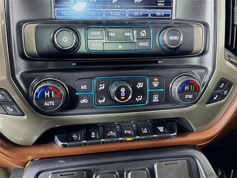 Used 2015 Chevrolet Silverado 3500 High Country image 21