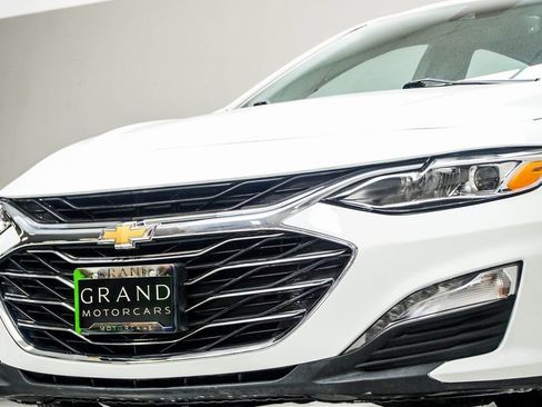 Used 2024 Chevrolet Malibu LT FWD image 2