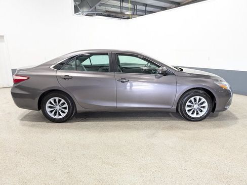Used 2015 Toyota Camry LE FWD image 2