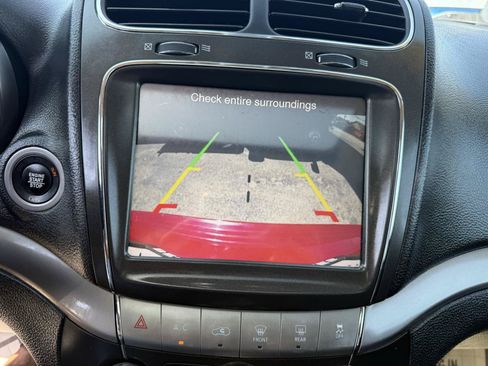 Used 2020 Dodge Journey Crossroad FWD image 20