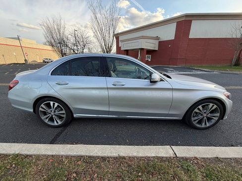 Used 2017 Mercedes-Benz C 300 Sedan image 7