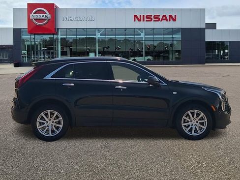 Used 2023 Cadillac XT4 Luxury w/ Cold Weather Package AWD/4WD image 8