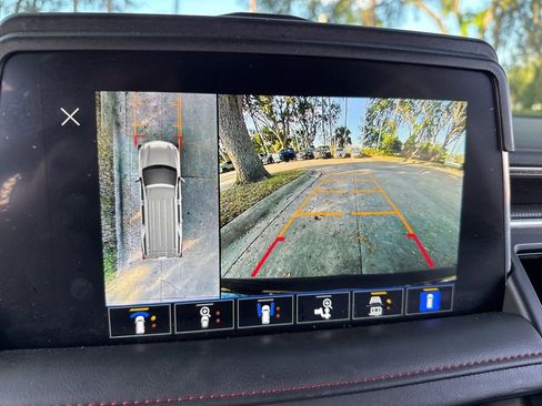 Used 2022 Chevrolet Tahoe RST w/ Luxury Package image 29