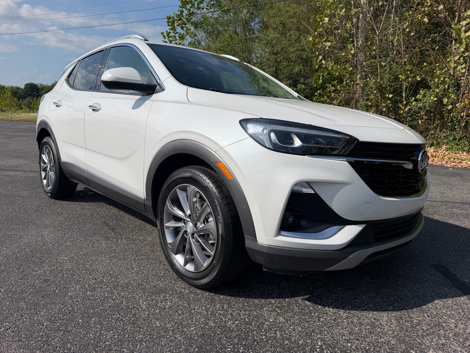 Used 2023 Buick Encore GX Essence w/ Experience Buick Package FWD image 2