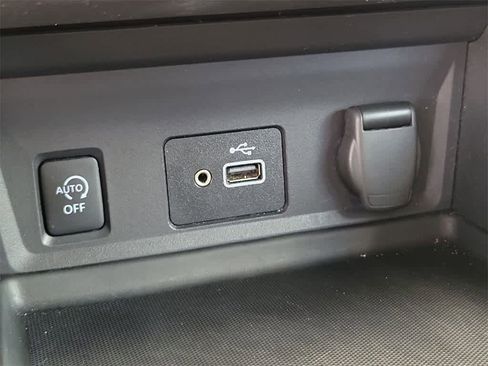 Used 2024 Nissan Sentra S image 29