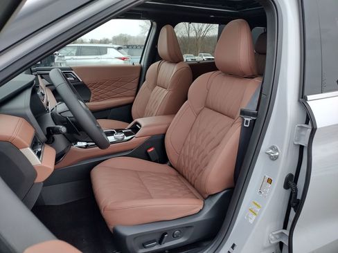 New 2026 Mitsubishi Outlander SEL image 8