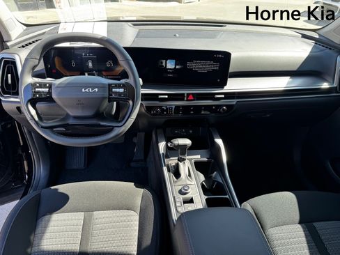 New 2026 Kia Sorento LX FWD image 13