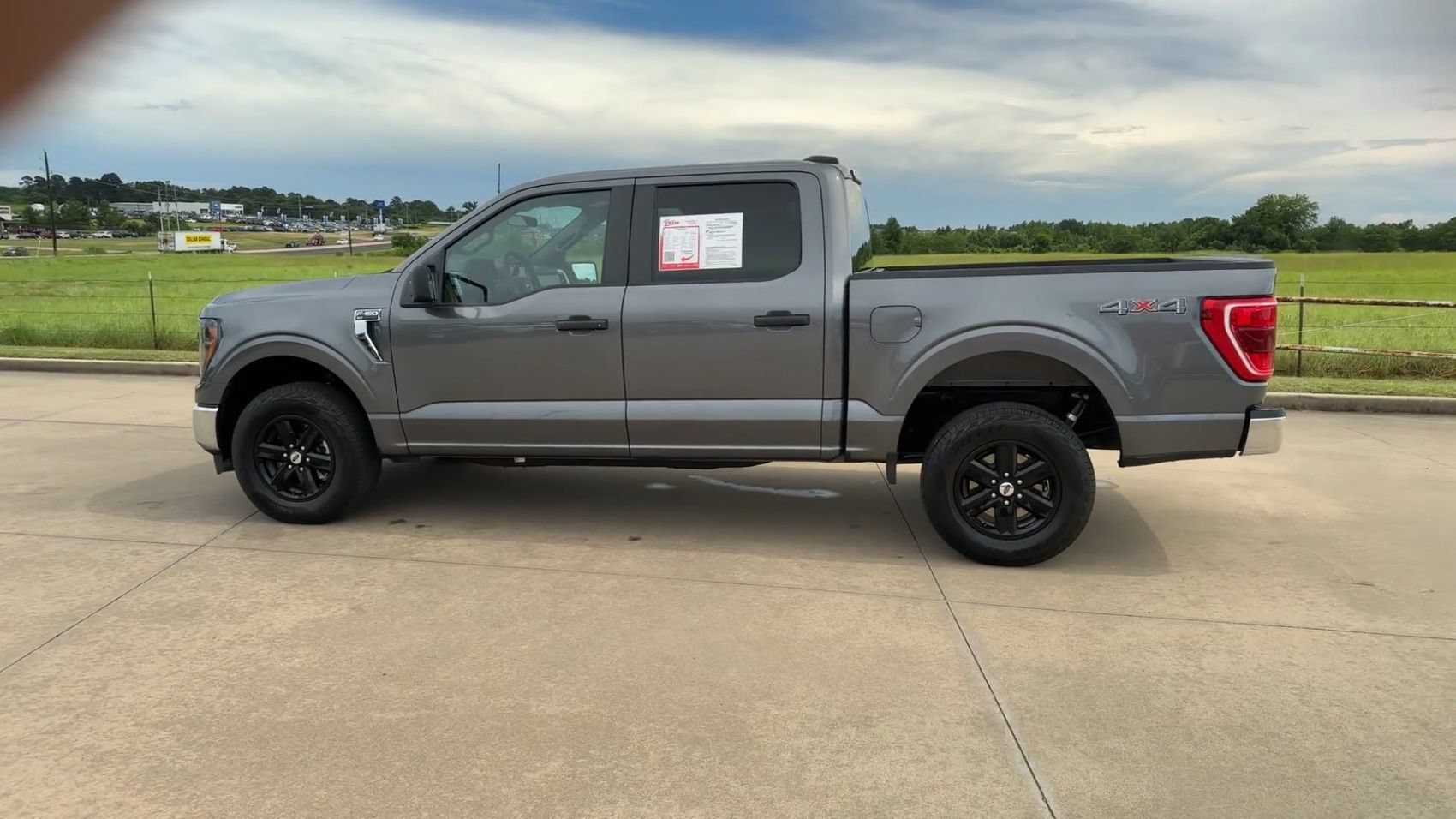 Used 2023 Ford F150 XLT AWD/4WD image 5