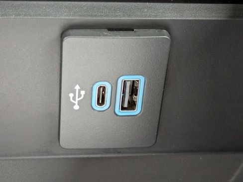 New 2026 Ford F250 Lariat w/ Black Appearance Package image 22