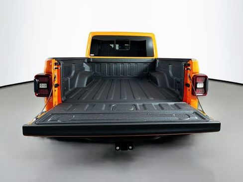 New 2025 Jeep Gladiator Mojave w/ Safety Group image 28