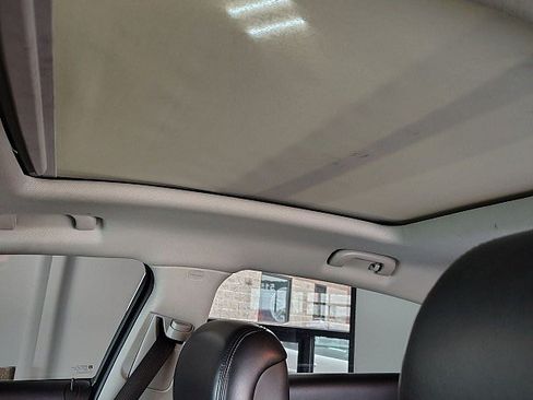 Used 2010 Buick LaCrosse CXL FWD image 9