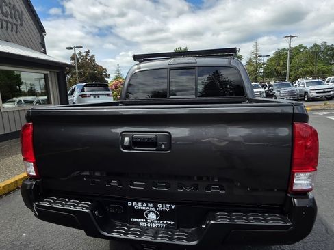 Used 2017 Toyota Tacoma SR5 w/ Tow Package AWD/4WD image 7
