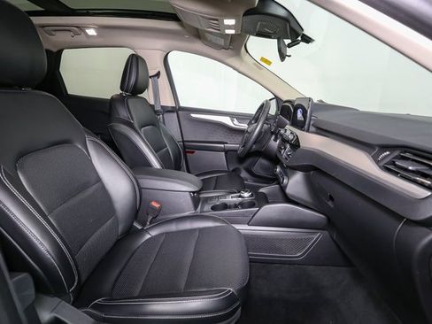 Used 2020 Ford Escape SEL image 17