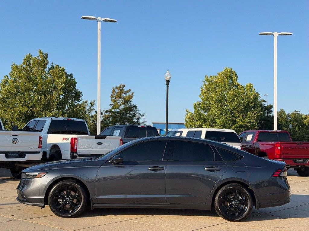 Certified 2025 Honda Accord SE image 7