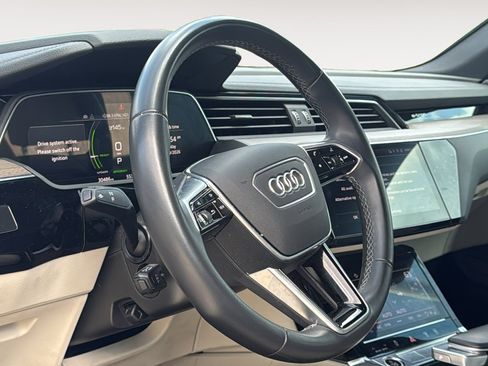 Used 2024 Audi Q8 e-tron Premium Plus w/ Premium Plus Package AWD/4WD image 10