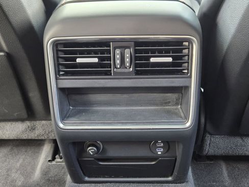 Used 2022 Porsche Cayenne E-Hybrid Coupe image 38