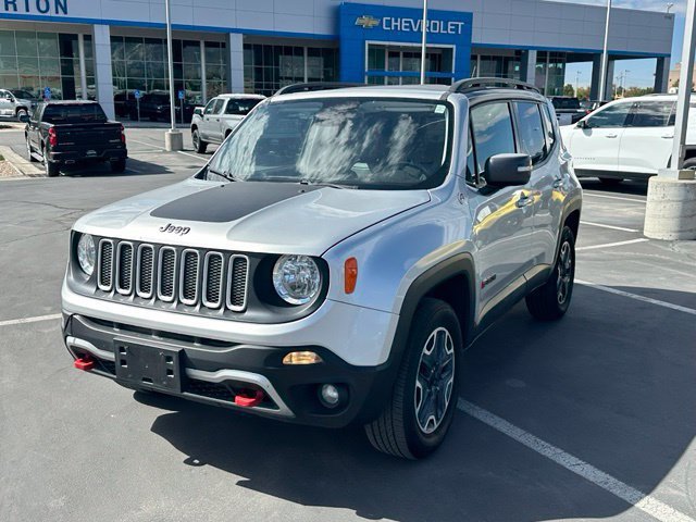 Used 2016 Jeep Renegade Trailhawk w/ Premium Trailhawk Package AWD/4WD image 12