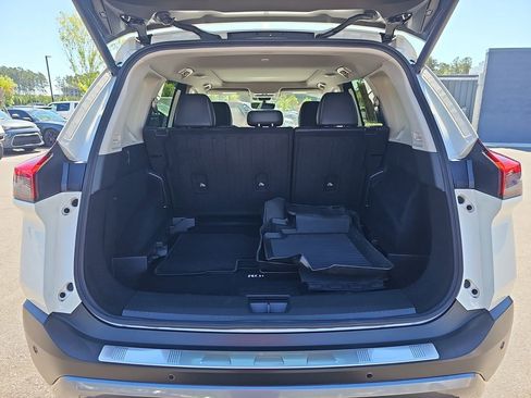Used 2023 Nissan Rogue SL FWD image 16