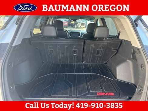 Used 2022 GMC Terrain SLT w/ LPO, Floor Liner Package FWD image 11