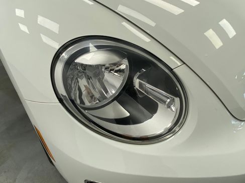 Used 2018 Volkswagen Beetle 2.0T Coast FWD image 19