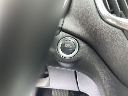 Used 2023 Chevrolet Equinox LT image 20