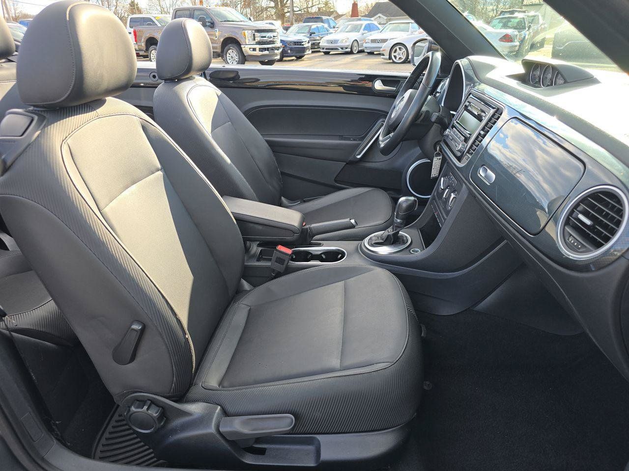 Used 2014 Volkswagen Beetle R-Line FWD image 7
