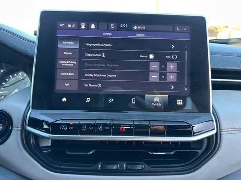 Certified 2022 Jeep Compass Limited image 38