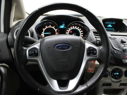 Used 2014 Ford Fiesta SE w/ Comfort Package image 10