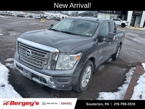 Used 2021 Nissan Titan SV w/ SV Convenience Package image 1