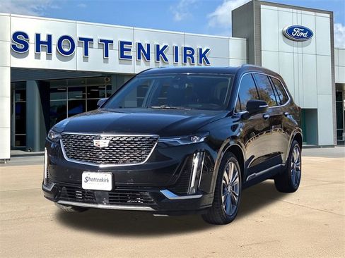 Used 2023 Cadillac XT6 Premium Luxury w/ Technology Package image 3