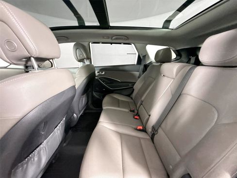 Used 2017 Hyundai Santa Fe SE Ultimate image 37