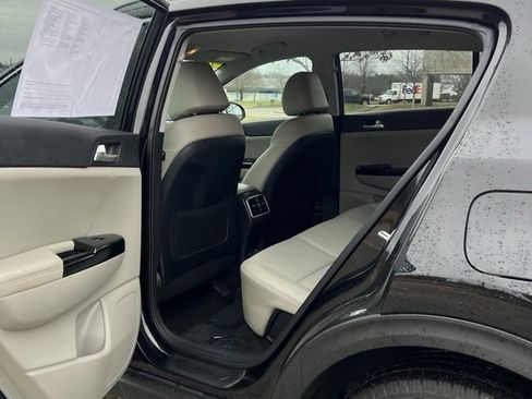 Used 2020 Kia Sportage EX image 29