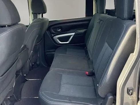 Used 2019 Nissan Titan SV AWD/4WD image 12
