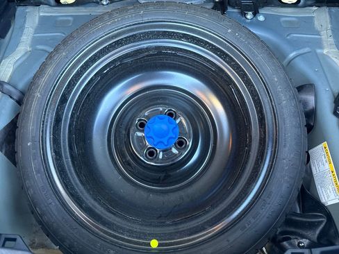 Used 2016 Toyota Yaris LE image 38