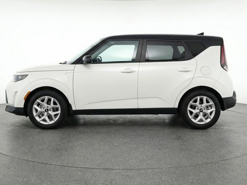 Used 2025 Kia Soul LX w/ LX Technology Package FWD image 5