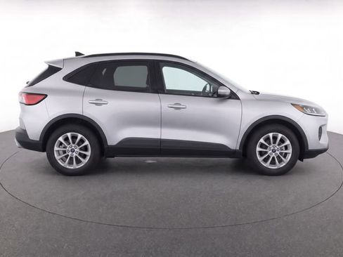 Used 2020 Ford Escape SE FWD image 4