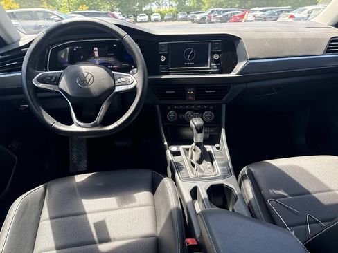 Used 2023 Volkswagen Jetta SE FWD image 14