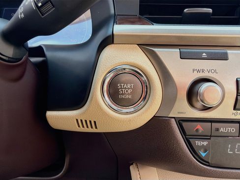 Used 2018 Lexus ES 350 w/ Navigation System Package FWD image 14