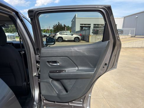 Used 2025 Nissan Kicks SV FWD image 16