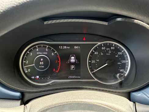 Used 2025 Nissan Versa SV image 38