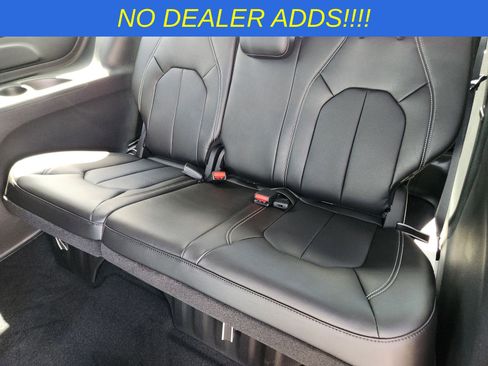New 2026 Chrysler Pacifica Select image 24