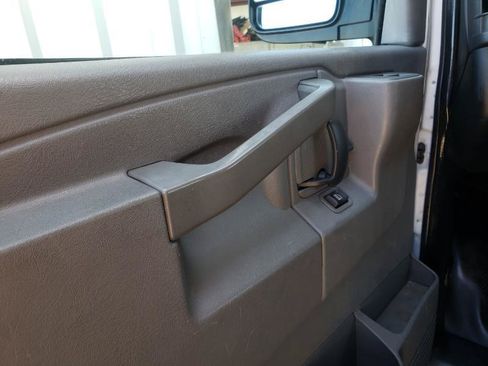 Used 2020 Chevrolet Express 3500 w/ Power Convenience Package RWD image 22