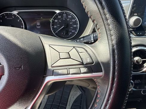 Used 2022 Nissan Sentra SR w/ Electronics Package image 30